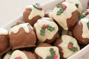 Christmas Pudding Oreo Truffles